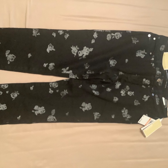 MK Floral Izzy Jean (mid-rise) - Picture 2 of 5